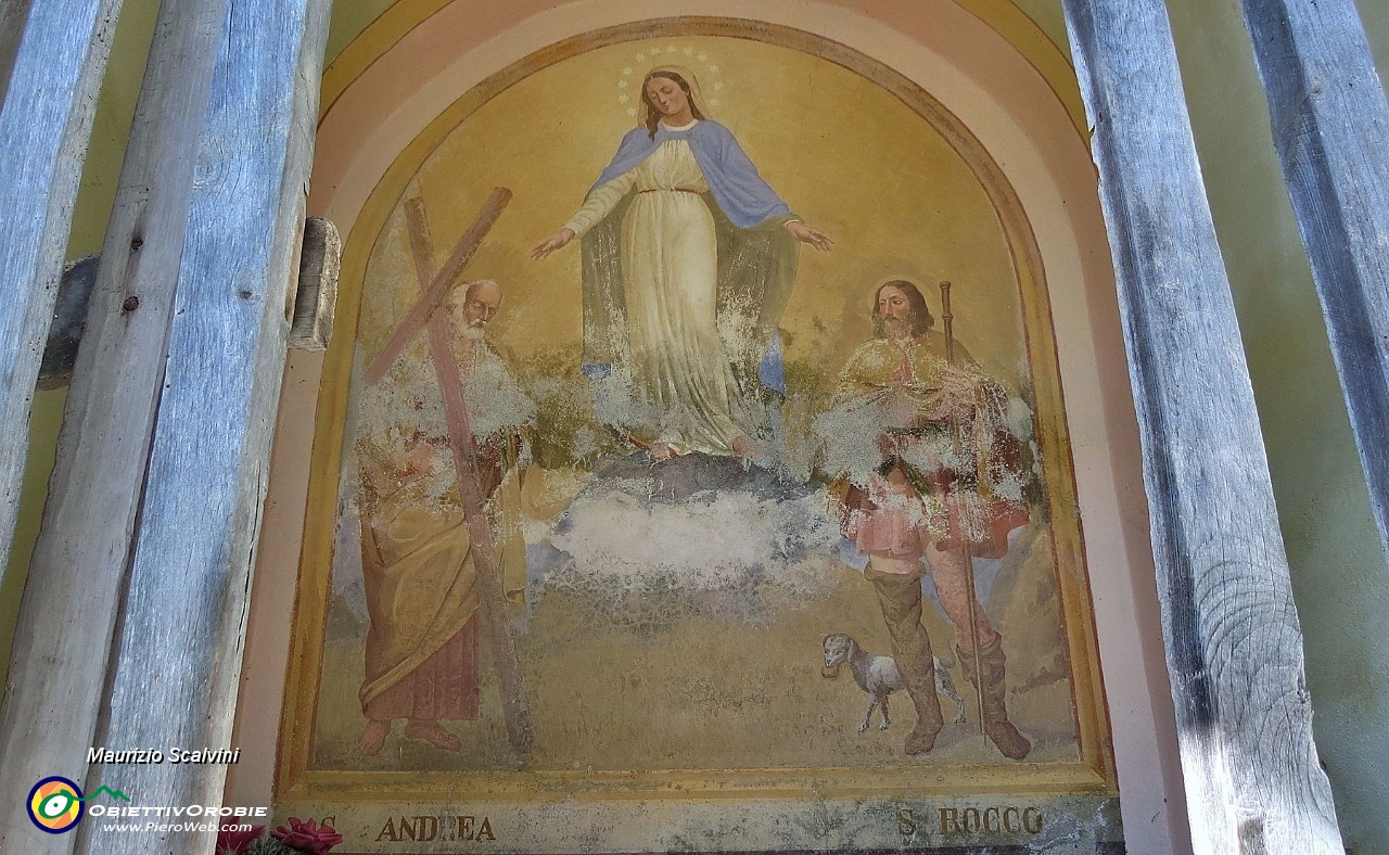 26 La Madonna schiaccia la serpe, tra San Andrea e San Rocco....JPG